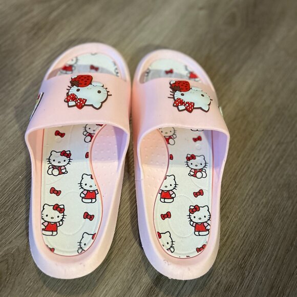 Hello Kitty Slides - Picture 2 of 4